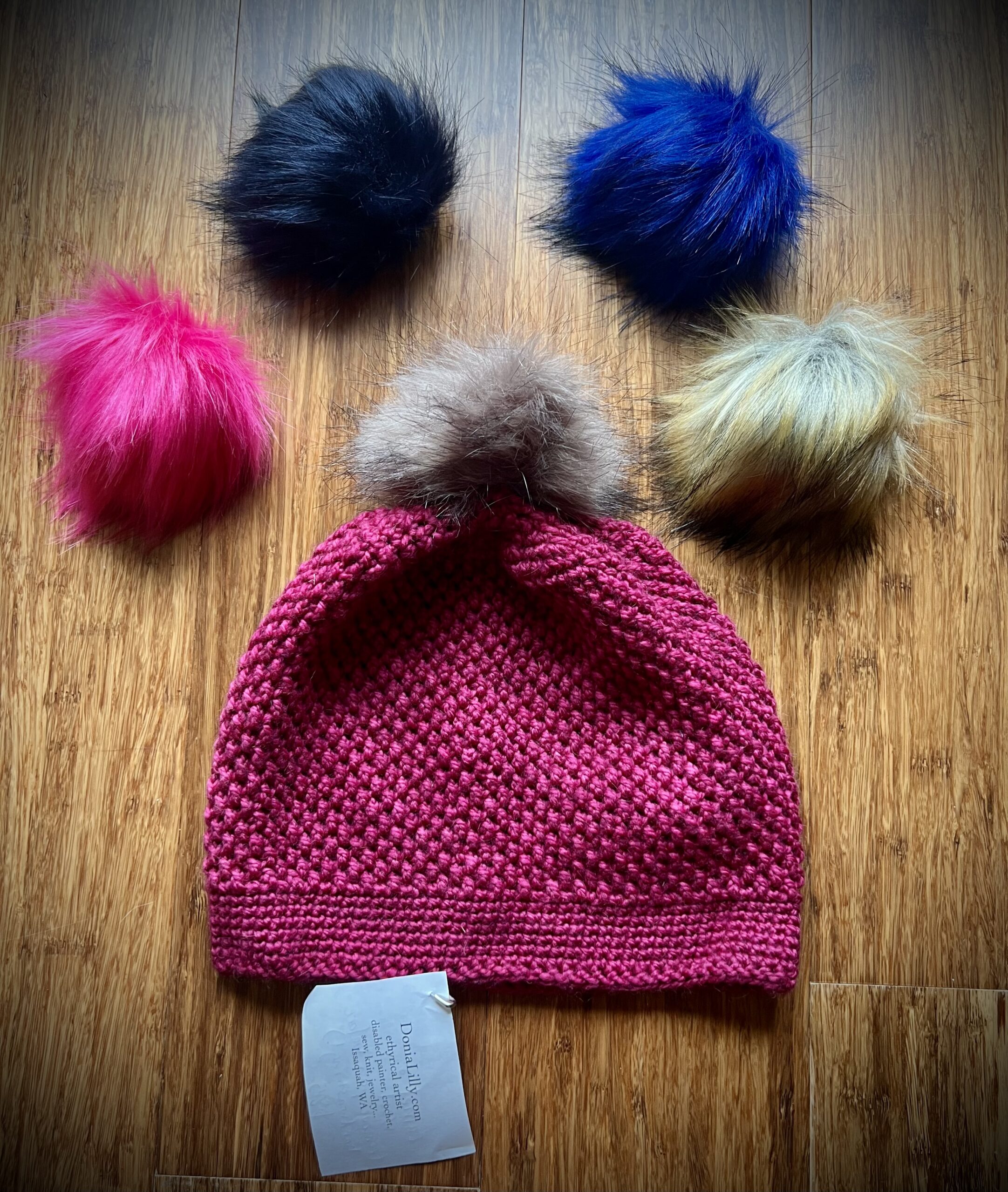 Interchangeable pom beanie