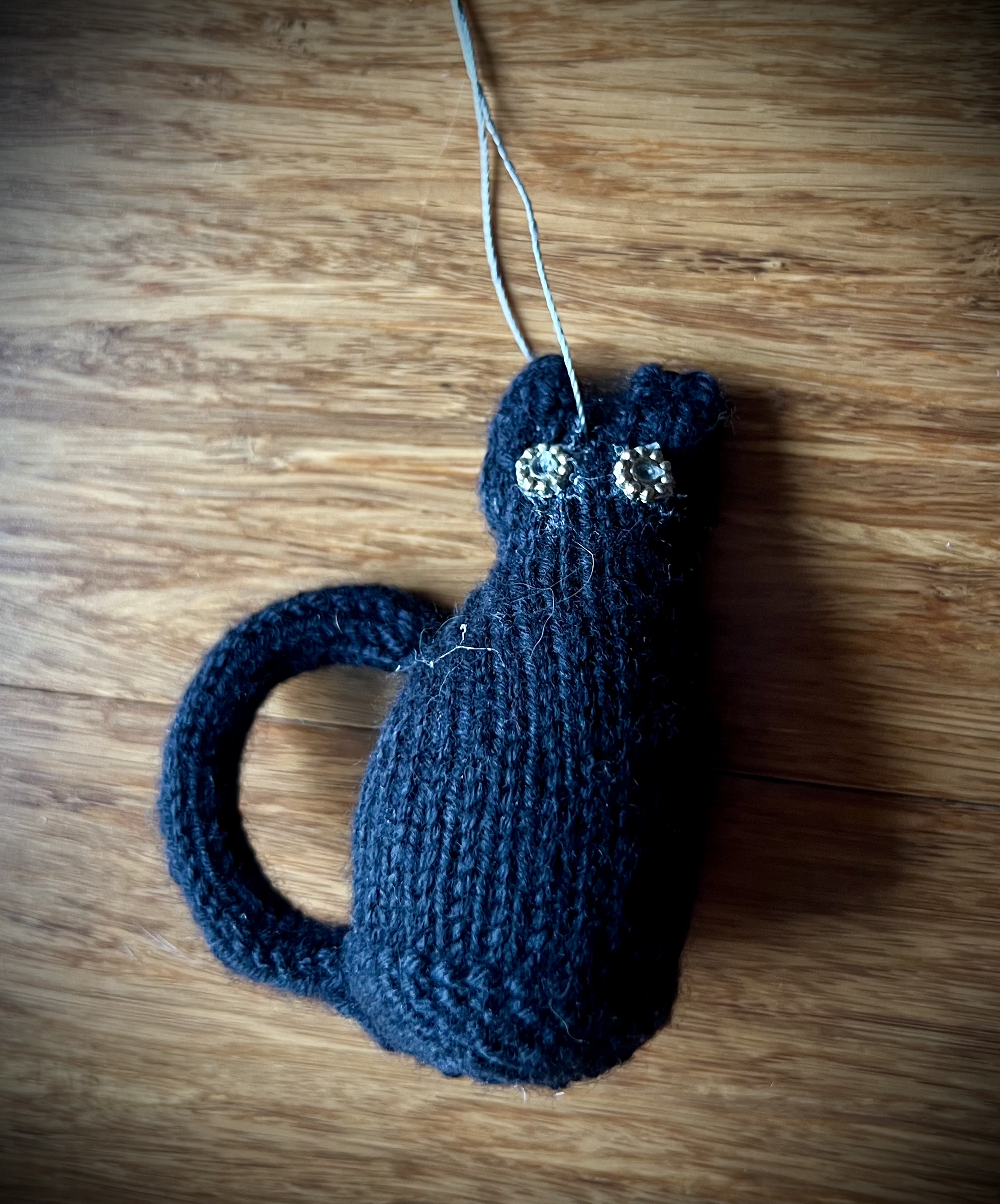 Black cat ornament