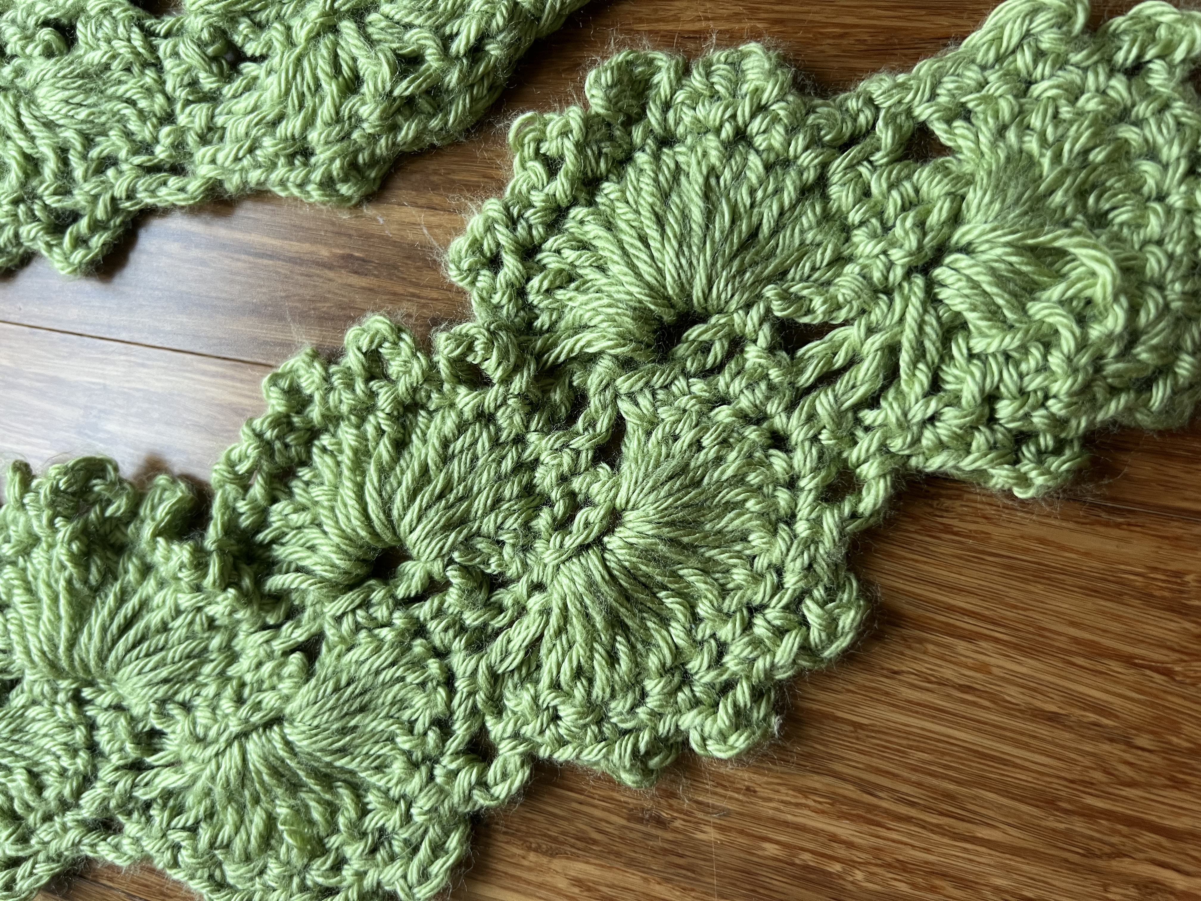 Green shells scarf